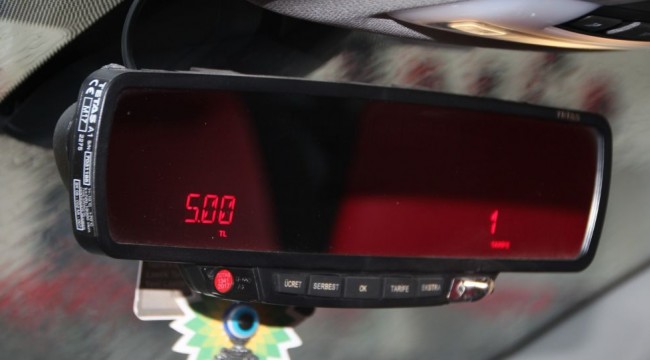 Turistleri dolandırdığı iddia edilen taksicilere operasyon