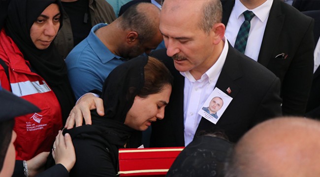 Bakan Soylu'dan şehit eşine: 'O kahraman, sen de kahramansın'