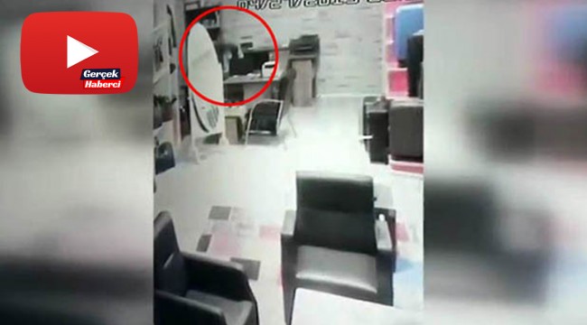 Çalıştığı iş yerinin kasasını böyle boşalttı