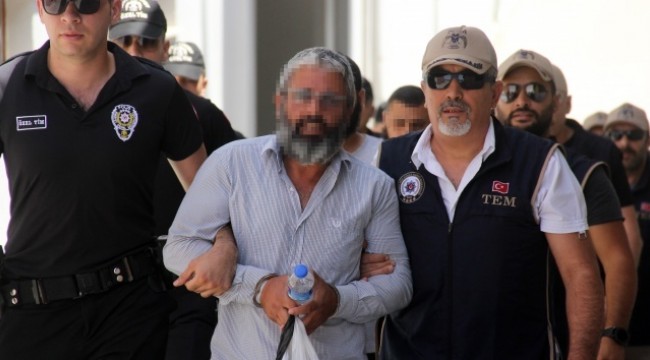 DEAŞ'ın sözde emiri internetteki haberlerini gösterip haraç toplamış