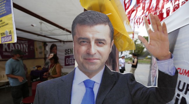 Demirtaş: Siyasette neysem edebiyatta da aynı kişiyim, hapiste 'yattığımız' yalan yani