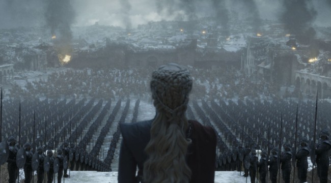 Game Of Thrones yazarı George R.R. Martin, final bölümünü beğenmeyenlere kızdı: Delilik