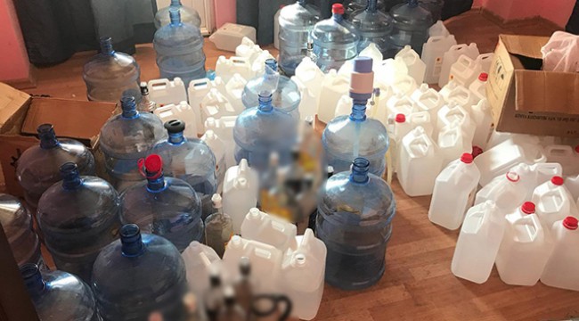 İçki imalathanesi gibi eve polis baskını