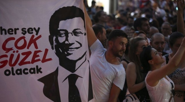 İmamoğlu'ndan gençlere söz: Elimden geleni yapacağım