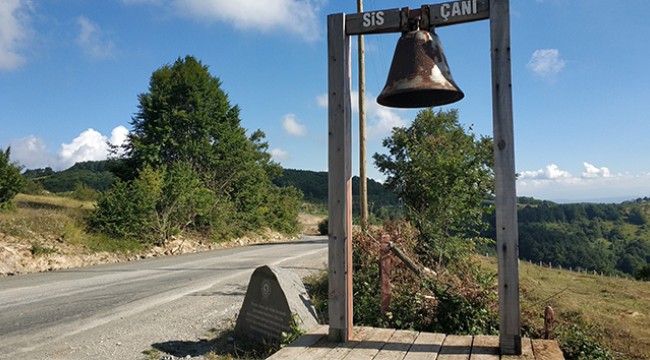 Kurtuluş Yolu üzerine konulan 'yol gösterici çanlar' 100 yıl öncesini yeniden yaşatıyor