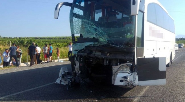 Manisa'da trafik kazası: İlk belirlemelere göre 5 ölü, 6 yaralı