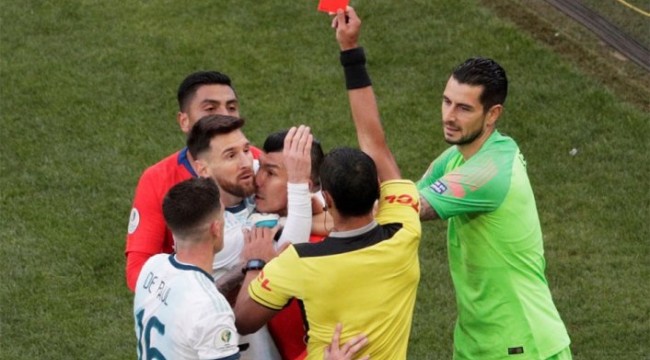 Messi'den tarihi protesto