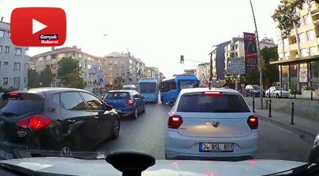 Minibüsçülerin yolcu kapmak için yarıştığı anlar kamerada