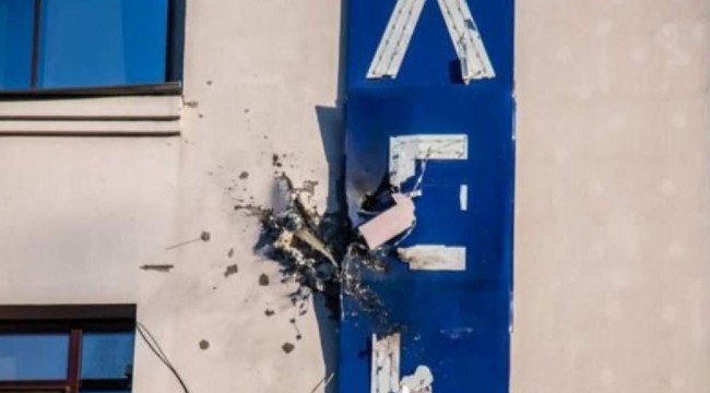 Ukrayna'da televizyon binasına bomba atarla saldırıldı