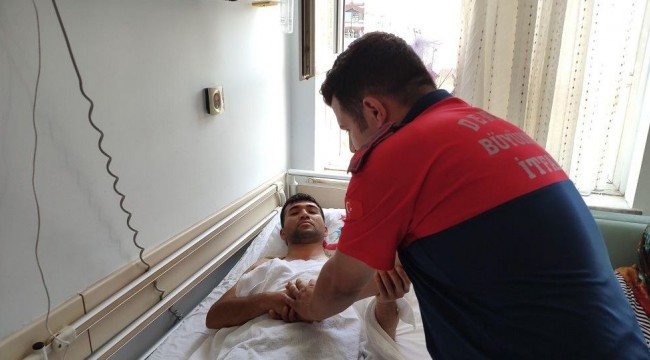 Yaralanan itfaiye eri: Kıyafetlerimi kesmeyin, devletimin malı
