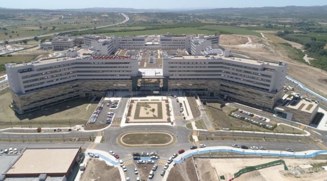 Yeni açılan milyon dolarlık Bursa Şehir Hastanesi'ni su bastı