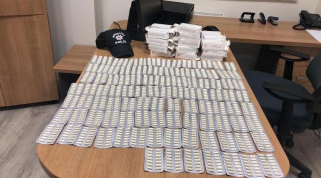 364 tane uyuşturucu hapla yakalandı, 'Yerde bulduk' dedi