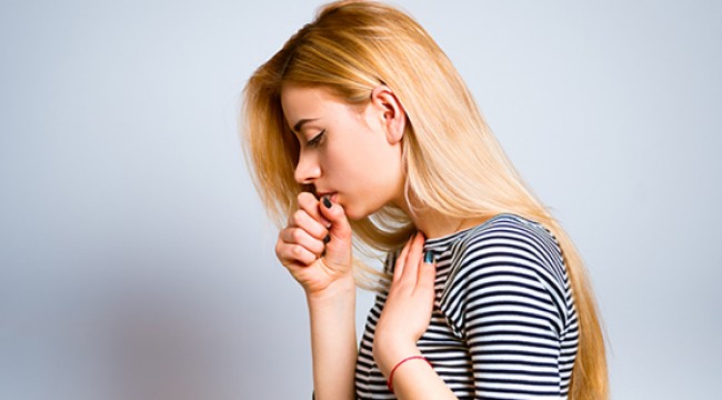 8 haftadan uzun süren öksürük kanser habercisi olabilir