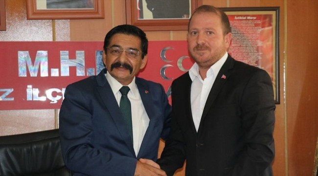 Antalya'da İYİ Parti'den istifa eden 20 kişi MHP'ye geçti: 'Bilge liderimizin çağrısına uyarak ocağıma geri döndüm'