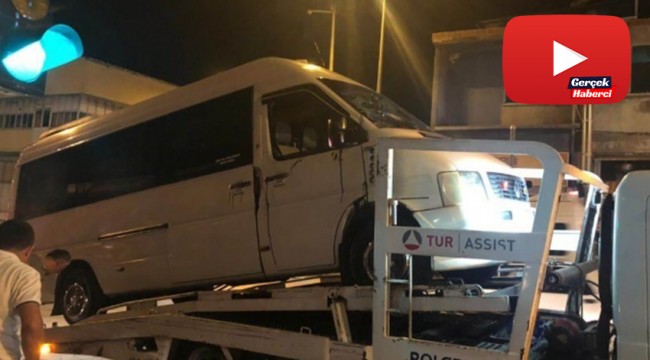 Askeri araçla çarpışan minibüs böyle devrildi