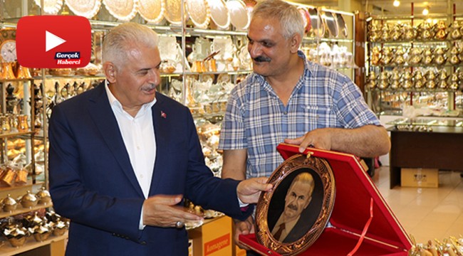 Binali Yıldırım, çatık kaşlı portresini görünce bakın ne dedi?