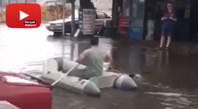 Çanakkale'ye yağmur yağdı, vatandaş dışarı deniz botuyla çıktı