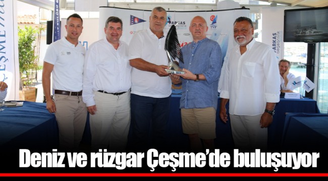 Deniz ve rüzgar Çeşme’de buluşuyor