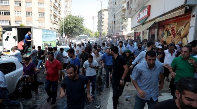 Diyarbakır’da kayyum protestosuna müdahale