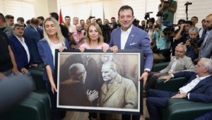 Ekrem İmamoğlu'ndan anlamlı hediye