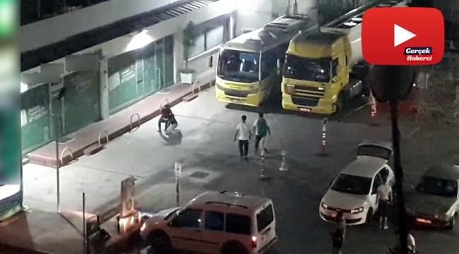 Eşinin gözlerinin önünde genç adamı tek yumrukla bayılttı