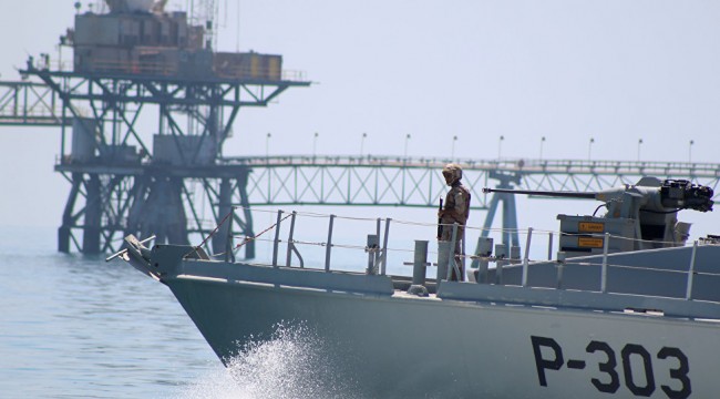 İran, kaçak yakıt taşıyan bir tankere daha el koydu