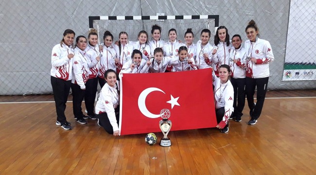 İşitme engellilerin ‘engelsiz’ meleği