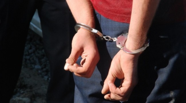 İzmir'de terör operasyonu: 13 gözaltı
