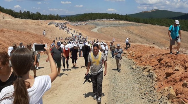 Kaz Dağları'nda Su ve Vicdan Nöbeti: Binlerce kişi, tel örgülerle korunan şantiyeye girdi