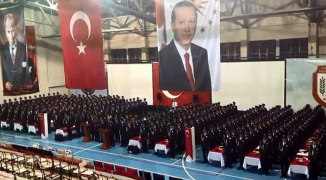 Polis okulu mezuniyetinde 'Cüneyt Arkın çok yaşa' diye bağırdılar