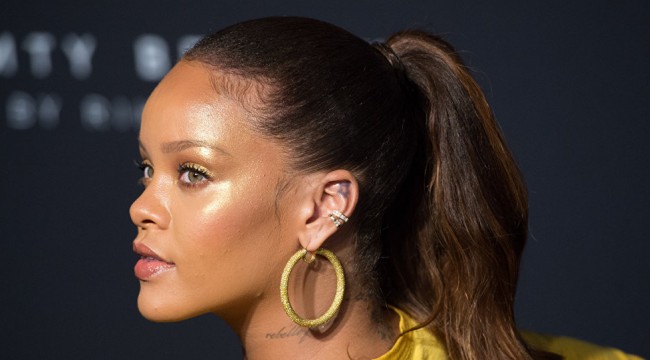 Rihanna'dan Trump'a tepki: Donald, terörizmi yanlış telaffuz ettin