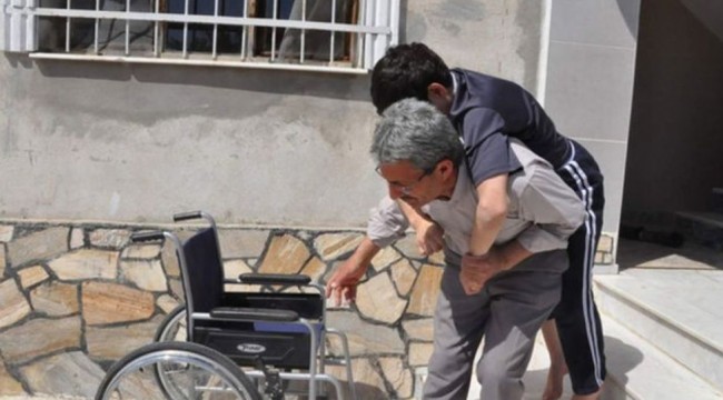'Sırtımda engelli kızımı taşıyarak adalet aradım, mahkeme 18 yıl sonra kızımı suçlu buldu ve davayı bitirdi'