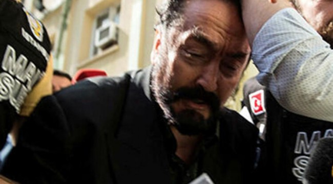 Adnan Oktar mahkeme salonunda 'kediciklere' dönüp bunları söyledi