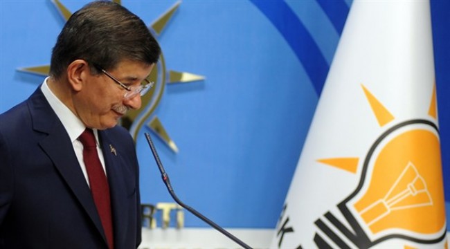 AK Parti'den Davutoğlu açıklaması: Kaybettiği koltuğun peşinde