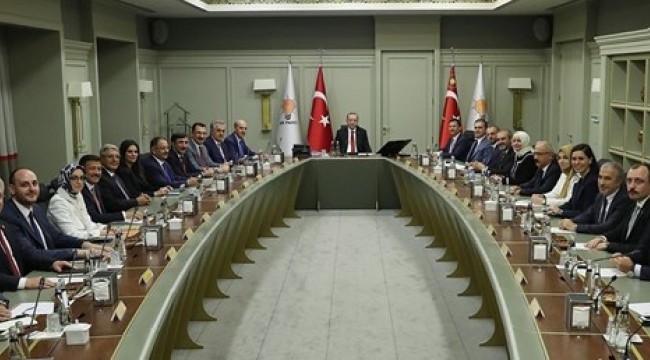 AK Parti MYK'dan karar: Davutoğlu, Özdağ, Başçı ve Üstün'ün kesin ihracı istendi