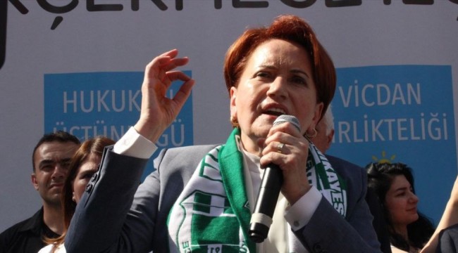 Akşener'den Diyarbakır HDP binası önünde oturma eylemi yapan annelere: Çözüm bir siyasi partinin değil, devletin kapısıdır