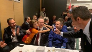 Ayan: Bakanı resimden çıkarttığımız anda ne Ali Koç o resmi çeker ne de Mustafa Bey Ali Koç'la o kareye girer
