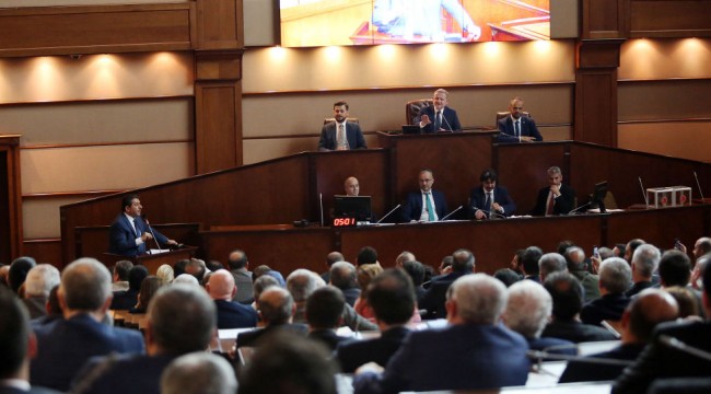 CHP listelerinden İBB Meclis üyesi seçilen 11 üye, İYİ Parti'ye geçerek grup kurdu