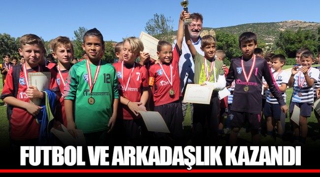 FUTBOL VE ARKADAŞLIK KAZANDI