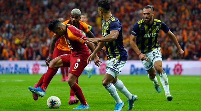 Galatasaray-Fenerbahçe derbisinden gol sesi çıkmadı