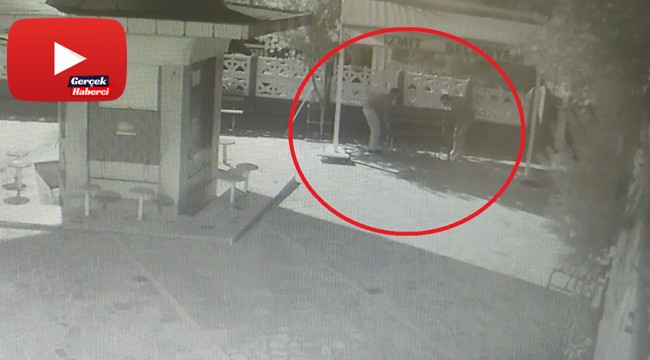 Girdikleri cami bahçesinde bir şey bulamayınca bankı çaldılar