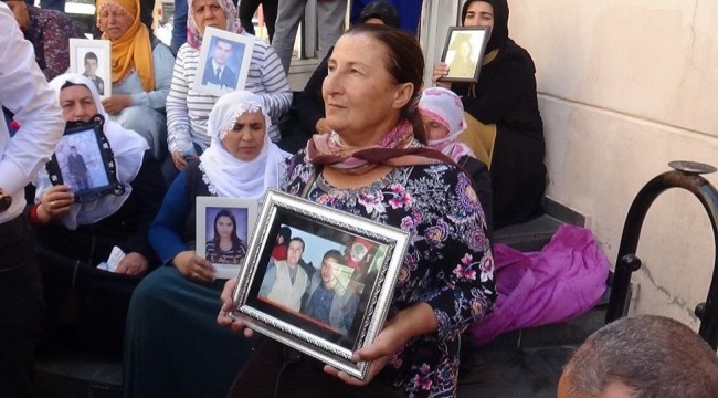 HDP Diyarbakır İl Başkanlığı önünde oturma eylemi yapan aile sayısı 40'a yükseldi