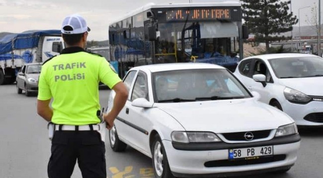 İçişleri Bakanlığı: Sigara denetimlerinde 5 bin 63 sürücüye ceza
