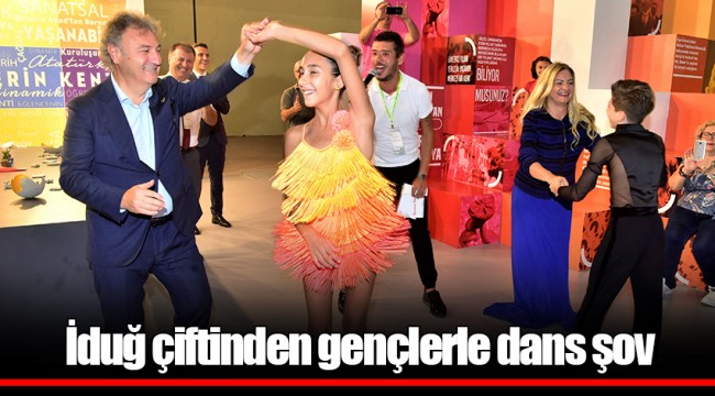 İduğ çiftinden gençlerle dans şov