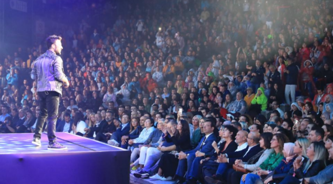 İmamoğlu ile Soyer, Tarkan konserinde: Güzel şeyler yapacaksınız, inanıyoruz, yanınızdayız