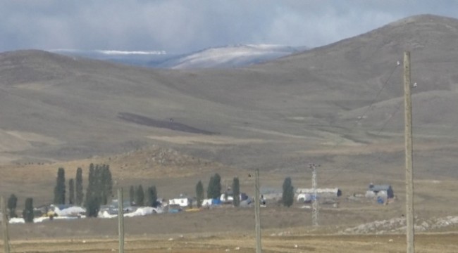 Kars'a mevsimin ilk karı düştü