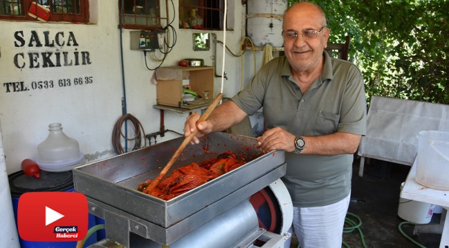 Kendi ürettiği makine ile salça fabrikalarına meydan okuyor
