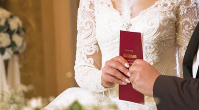 Nikah görüntüleri kusurlu kaydedilen çifte tazminat