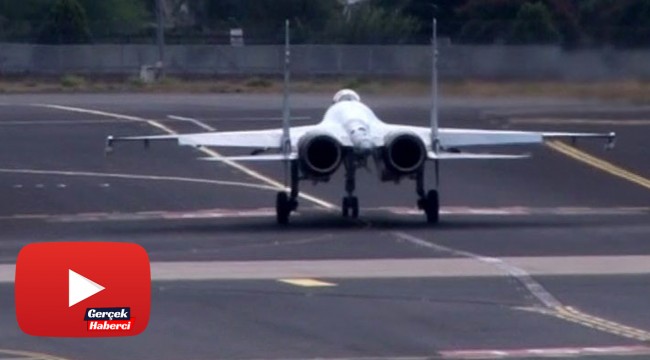 Rus yapımı Su-35 savaş uçağı İstanbul’da gösteri uçuşu yaptı
