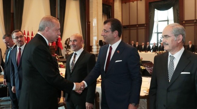 Selvi: İmamoğlu, Erdoğan'la bir araya geldiği toplantıda koltuğu kırılınca 'Burada da koltuğa ağır geldik' dedi